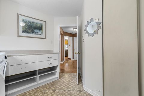 Photo 15 at 944 Greenbriar Avenue, Nepean (Carleton Heights), Ottawa