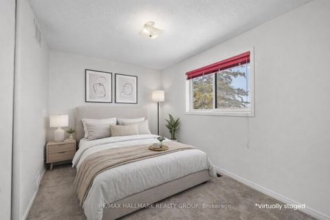 Photo 23 at 944 Greenbriar Avenue, Nepean (Carleton Heights), Ottawa