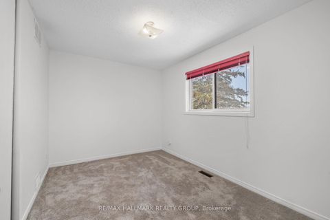 Photo 24 at 944 Greenbriar Avenue, Nepean (Carleton Heights), Ottawa