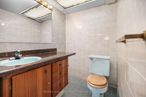 Photo 33 at 944 Greenbriar Avenue, Nepean (Carleton Heights), Ottawa