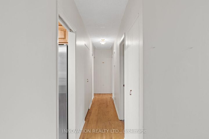 Photo 20 at 30 Oakview Avenue, Nepean (Meadowlands/Crestview), Ottawa
