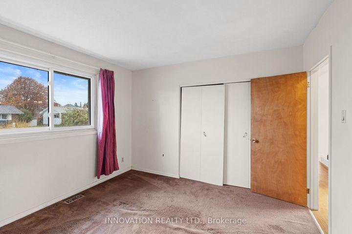 Photo 23 at 30 Oakview Avenue, Nepean (Meadowlands/Crestview), Ottawa