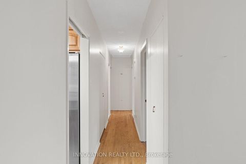 Photo 20 at 30 Oakview Avenue, Nepean (Meadowlands/Crestview), Ottawa