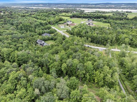 Photo 7 at 1590 Kinsella Drive, Cumberland Estates, Orleans