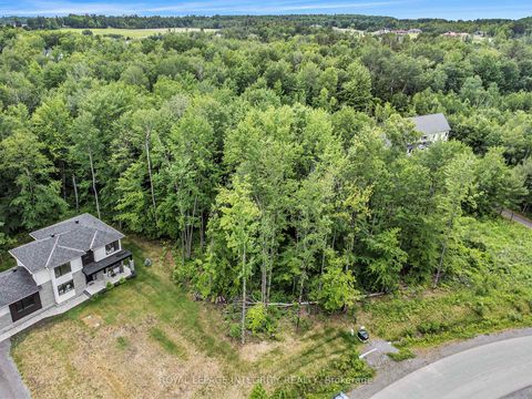 Photo 9 at 1590 Kinsella Drive, Cumberland Estates, Orleans