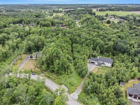 Photo 10 at 1590 Kinsella Drive, Cumberland Estates, Orleans