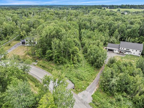 Photo 12 at 1590 Kinsella Drive, Cumberland Estates, Orleans