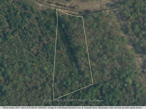 Photo 13 at 1590 Kinsella Drive, Cumberland Estates, Orleans