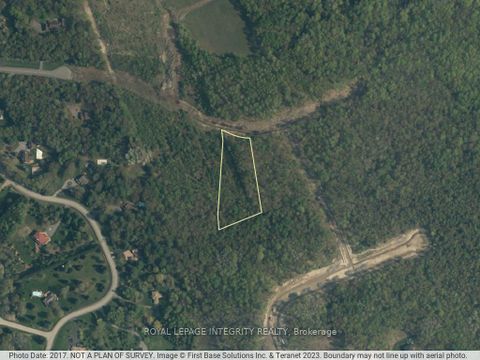 Photo 14 at 1590 Kinsella Drive, Cumberland Estates, Orleans