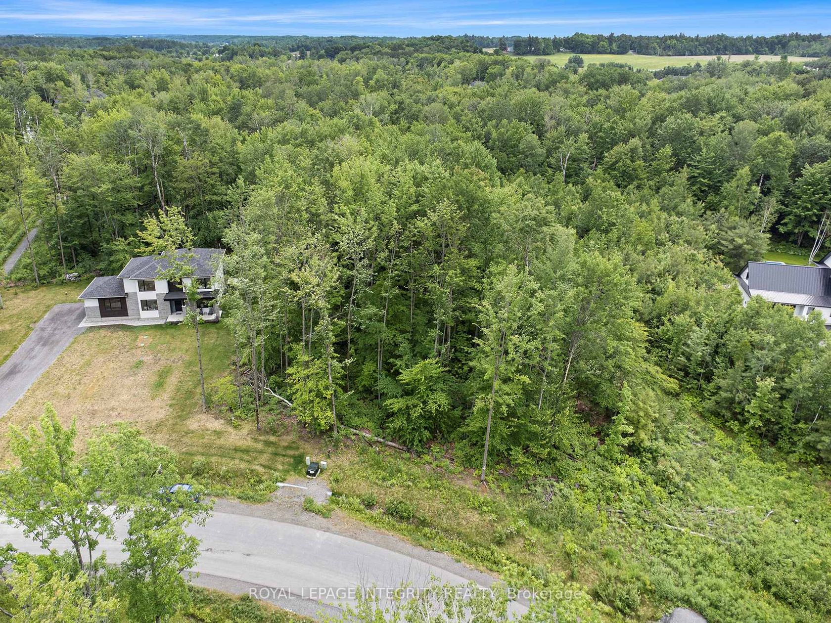 1590 Kinsella Drive, Cumberland Estates, Orleans 2