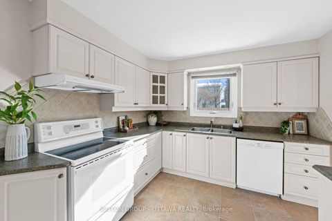 Photo 11 at 908 Chaleur Way, Convent Glen, Orleans