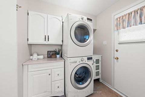 Photo 14 at 908 Chaleur Way, Convent Glen, Orleans