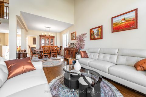 Photo 5 at 184 Felicity Crescent, Mer Bleue/Bradley Estates/Anderson Park, Orleans