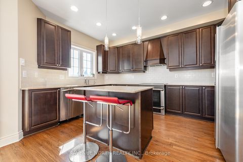 Photo 10 at 184 Felicity Crescent, Mer Bleue/Bradley Estates/Anderson Park, Orleans