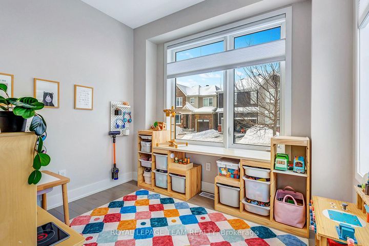 Photo 4 at 21 Coppermine Street, Nepean (Heritage Park), Ottawa