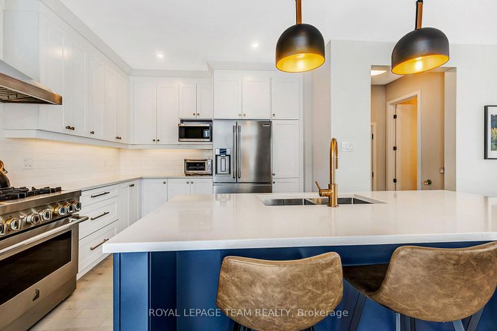 Photo 11 at 21 Coppermine Street, Nepean (Heritage Park), Ottawa