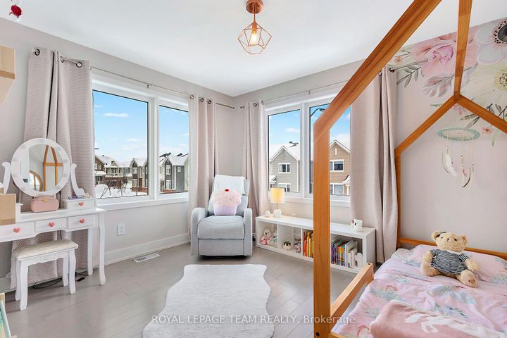 Photo 20 at 21 Coppermine Street, Nepean (Heritage Park), Ottawa