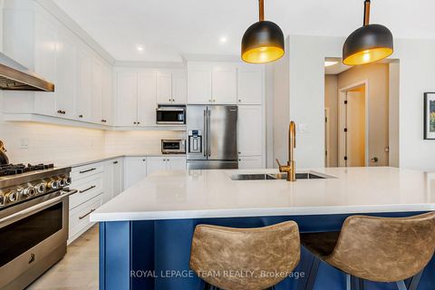 Photo 11 at 21 Coppermine Street, Nepean (Heritage Park), Ottawa