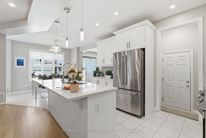 Photo 9 at 160 Damselfly Way, Nepean (Half Moon Bay), Ottawa