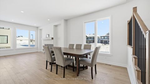 Photo 6 at 272 Cornice Street, Mer Bleue/Bradley Estates/Anderson Park, Orleans