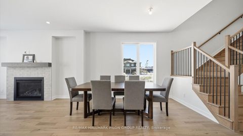 Photo 7 at 272 Cornice Street, Mer Bleue/Bradley Estates/Anderson Park, Orleans