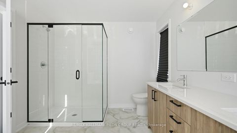 Photo 12 at 272 Cornice Street, Mer Bleue/Bradley Estates/Anderson Park, Orleans