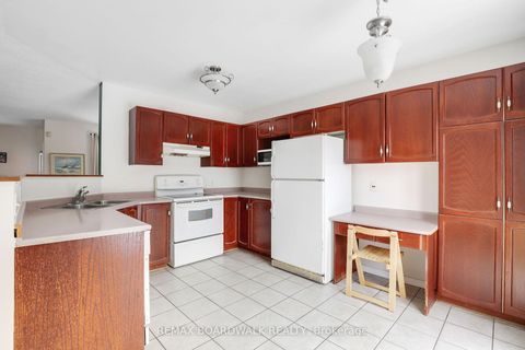 Photo 11 at 91 Whalings Circle SW, Stittsville (Central), Stittsville