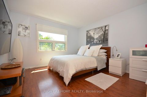 Photo 11 at 77 Winchester Drive, Glencairn/Hazeldean, Kanata