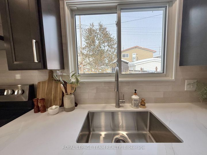 Photo 9 at 973 Eiffel Avenue, Nepean (Carleton Square), Ottawa
