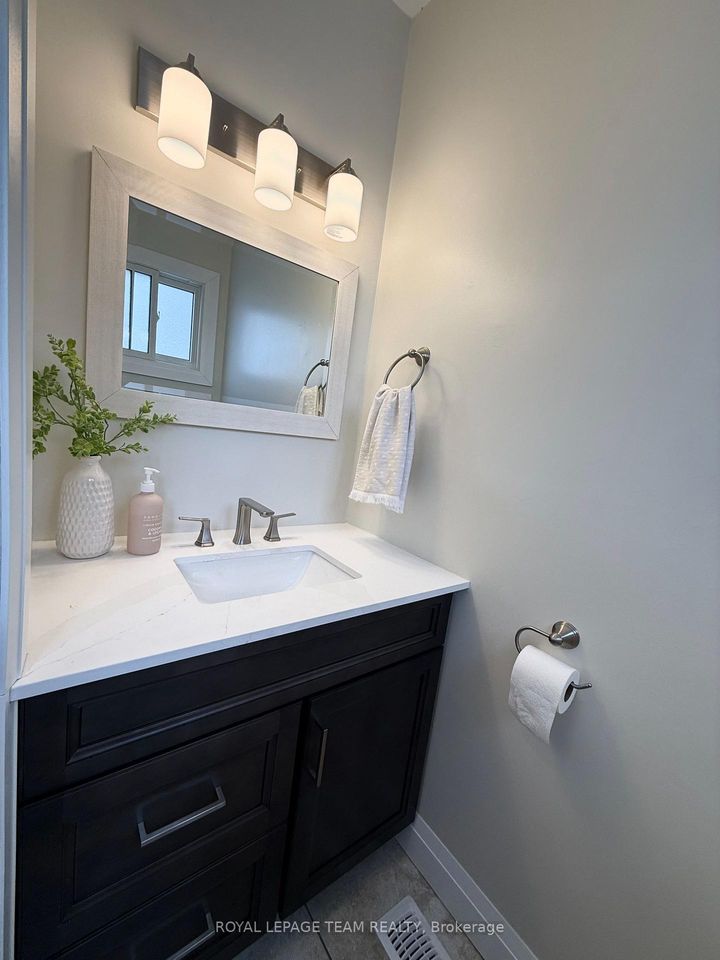 Photo 16 at 973 Eiffel Avenue, Nepean (Carleton Square), Ottawa