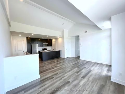 Photo 8 at i - 300 Tulum Crescent, Emerald Meadows/Trailwest, Kanata