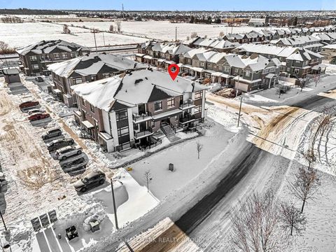 Photo 28 at i - 300 Tulum Crescent, Emerald Meadows/Trailwest, Kanata