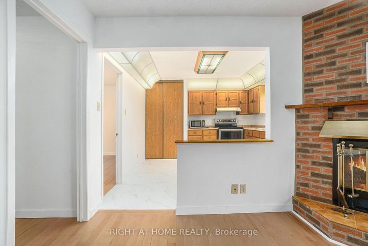 Photo 8 at 82 Nestow Drive, Nepean (Tanglewood), Ottawa