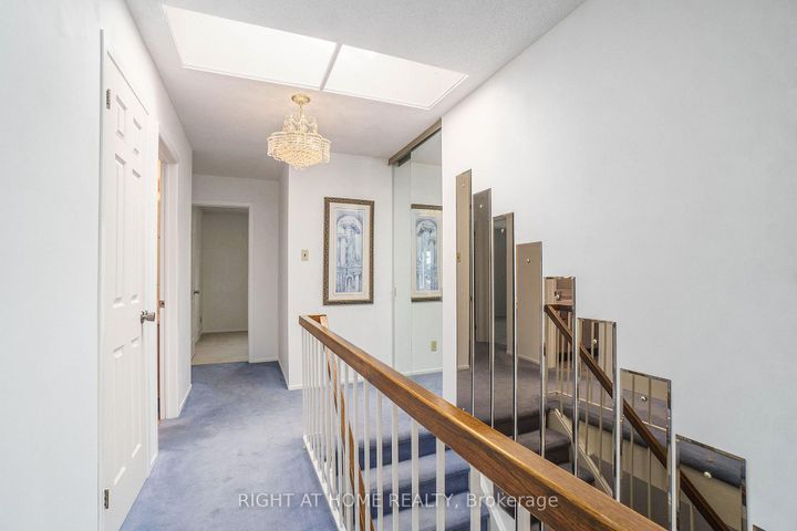 Photo 13 at 82 Nestow Drive, Nepean (Tanglewood), Ottawa