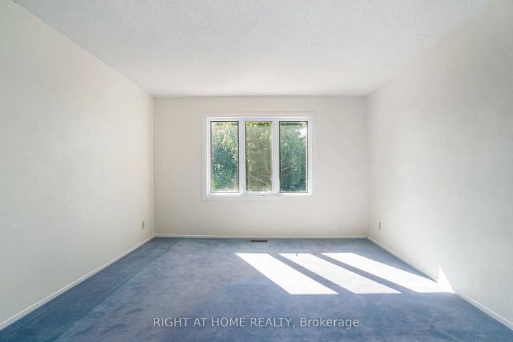 Photo 14 at 82 Nestow Drive, Nepean (Tanglewood), Ottawa