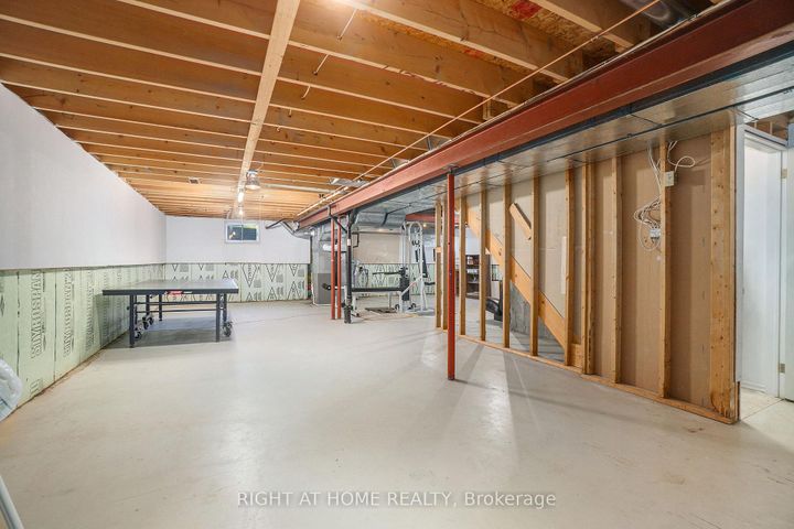 Photo 21 at 82 Nestow Drive, Nepean (Tanglewood), Ottawa