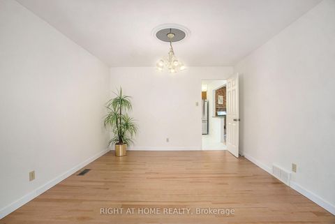 Photo 5 at 82 Nestow Drive, Nepean (Tanglewood), Ottawa