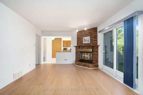 Photo 10 at 82 Nestow Drive, Nepean (Tanglewood), Ottawa