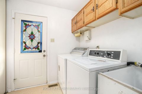 Photo 12 at 82 Nestow Drive, Nepean (Tanglewood), Ottawa