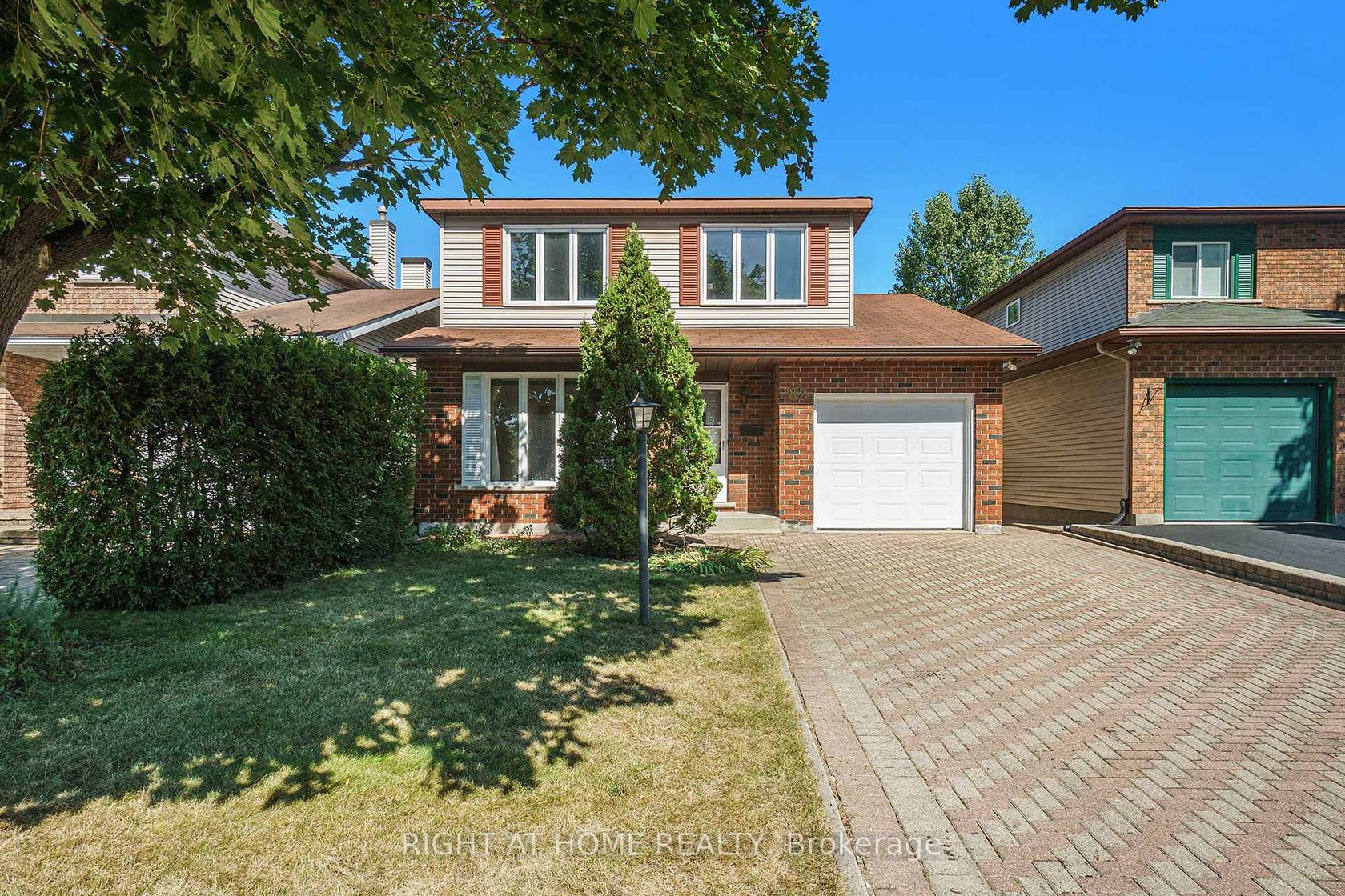 82 Nestow Drive, Nepean (Tanglewood), Ottawa 