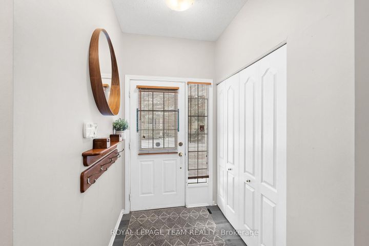 Photo 2 at 27 Sandcliffe Terrace, Nepean (Centrepointe), Ottawa