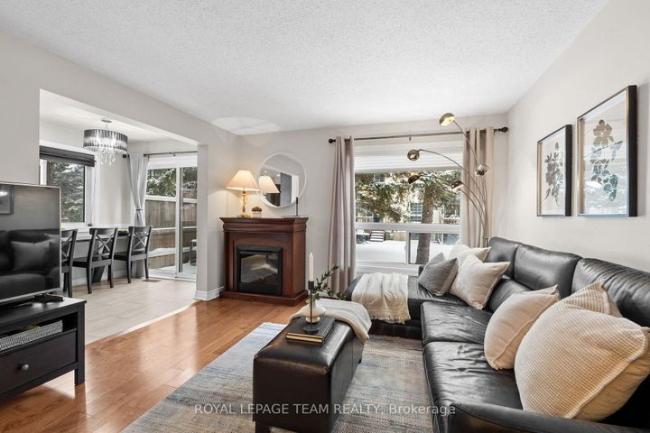 Photo 5 at 27 Sandcliffe Terrace, Nepean (Centrepointe), Ottawa