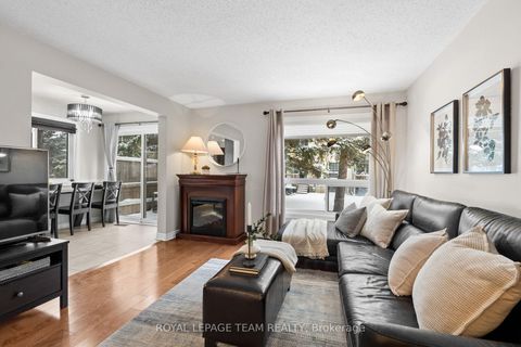 Photo 5 at 27 Sandcliffe Terrace, Nepean (Centrepointe), Ottawa