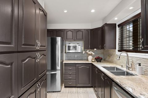 Photo 7 at 27 Sandcliffe Terrace, Nepean (Centrepointe), Ottawa