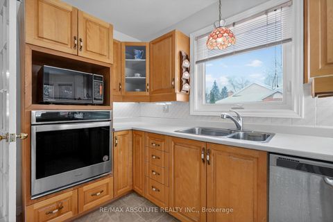 Photo 13 at 18 Pine Needles Court, Stittsville (Central), Stittsville