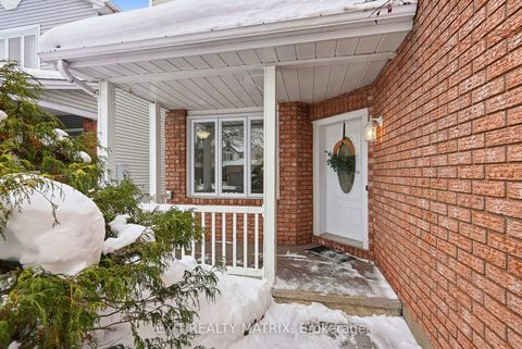 Photo 1 at 727 Brome Crescent, Fallingbrook/Ridgemount, Orleans