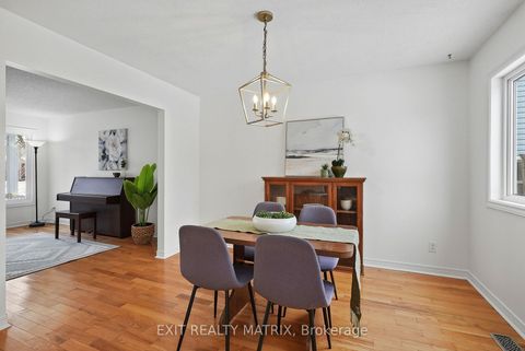 Photo 5 at 727 Brome Crescent, Fallingbrook/Ridgemount, Orleans