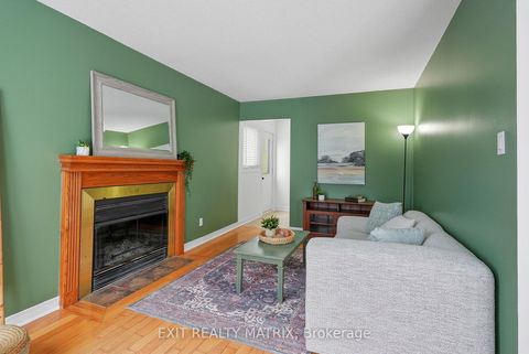 Photo 13 at 727 Brome Crescent, Fallingbrook/Ridgemount, Orleans