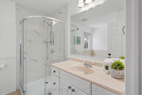 Photo 19 at 727 Brome Crescent, Fallingbrook/Ridgemount, Orleans