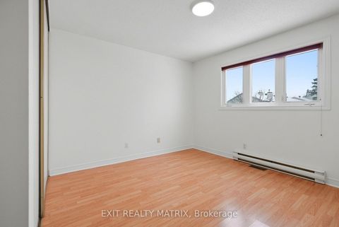 Photo 21 at 727 Brome Crescent, Fallingbrook/Ridgemount, Orleans